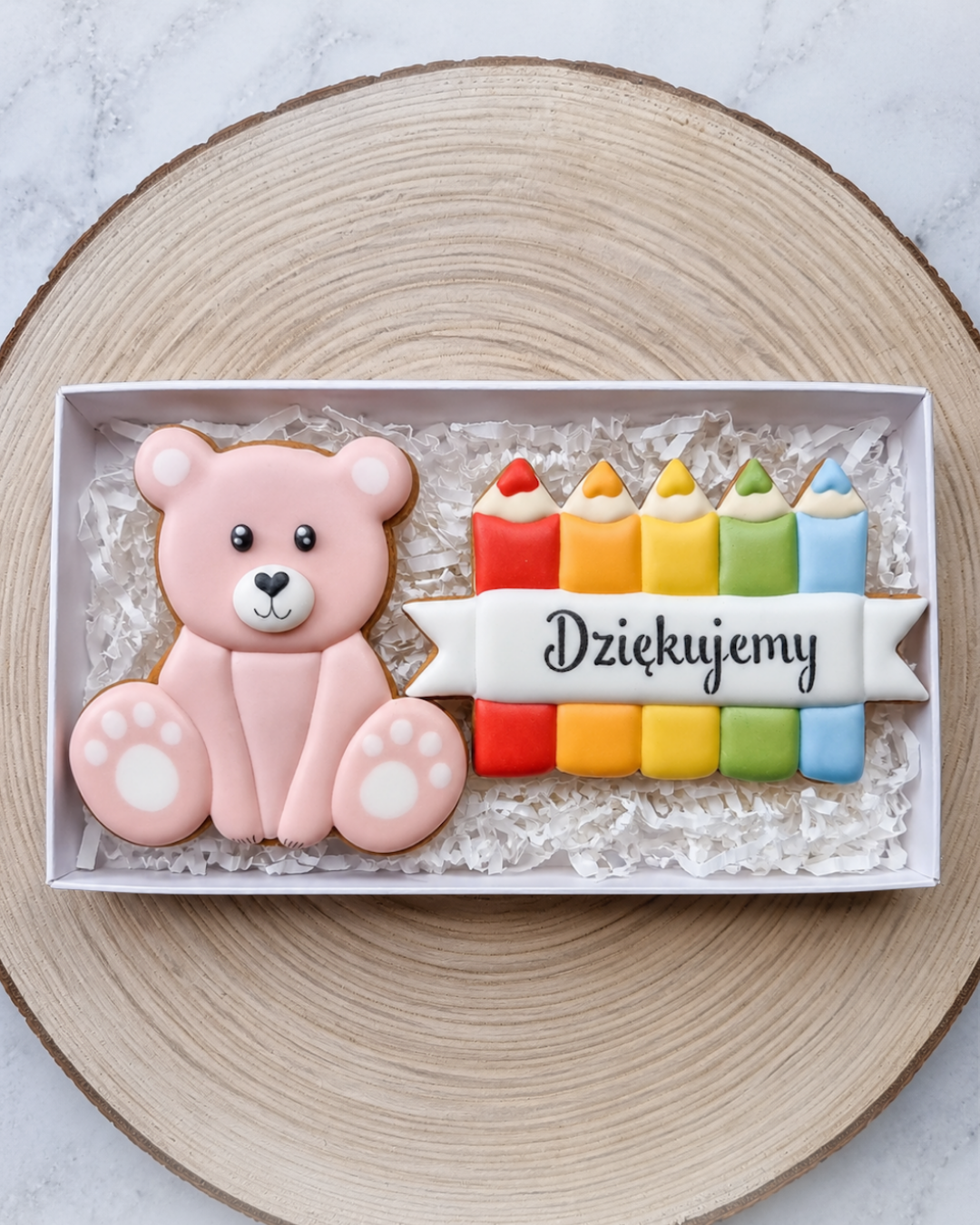 Zestaw z kredkami i misiem + Twój napis