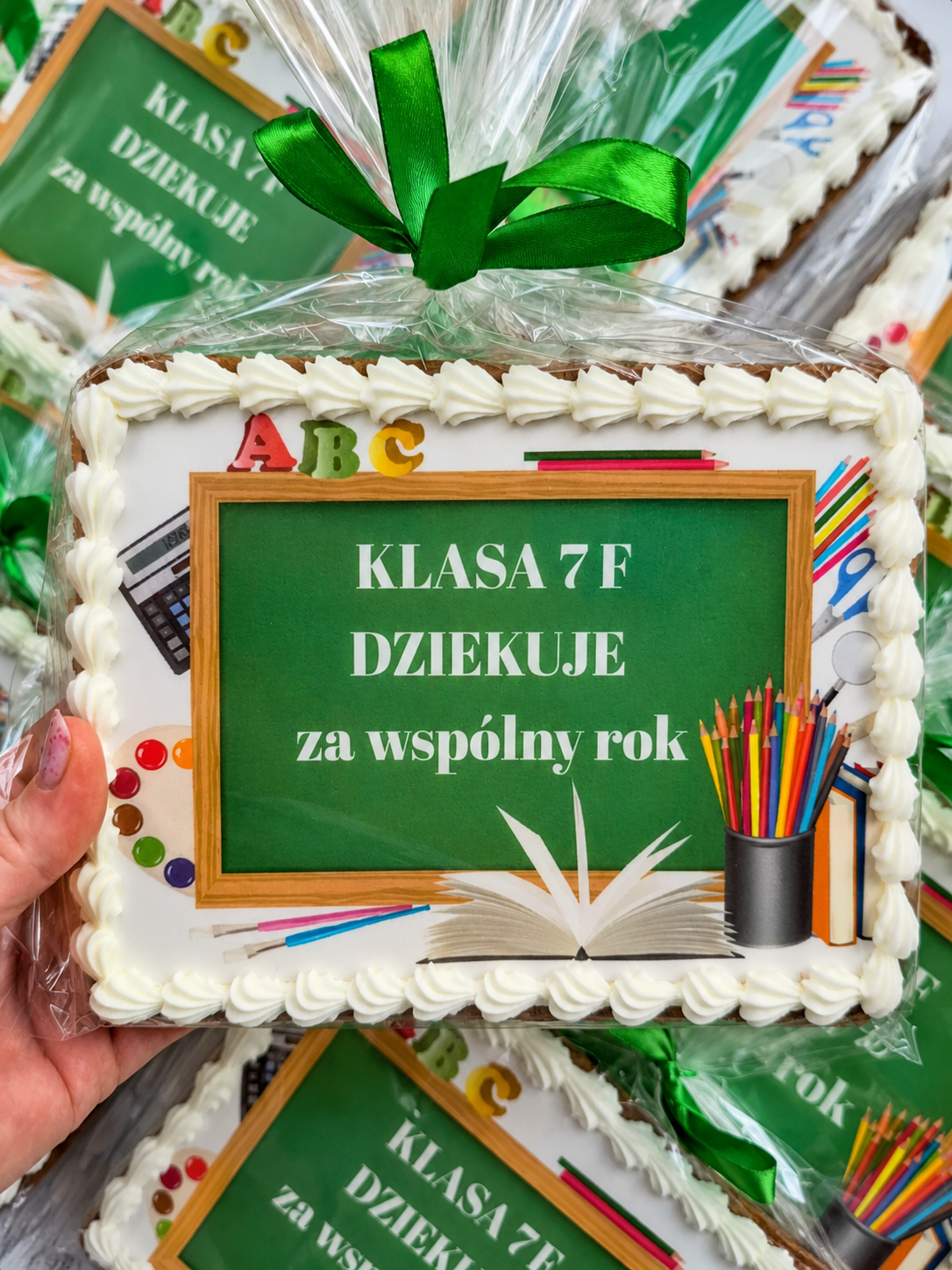 Piernik XXL z grafiką na zakończenie roku 14x20 cm w pudełku - obrazek 2